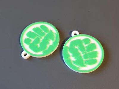 Hulk logo keychain - no ams