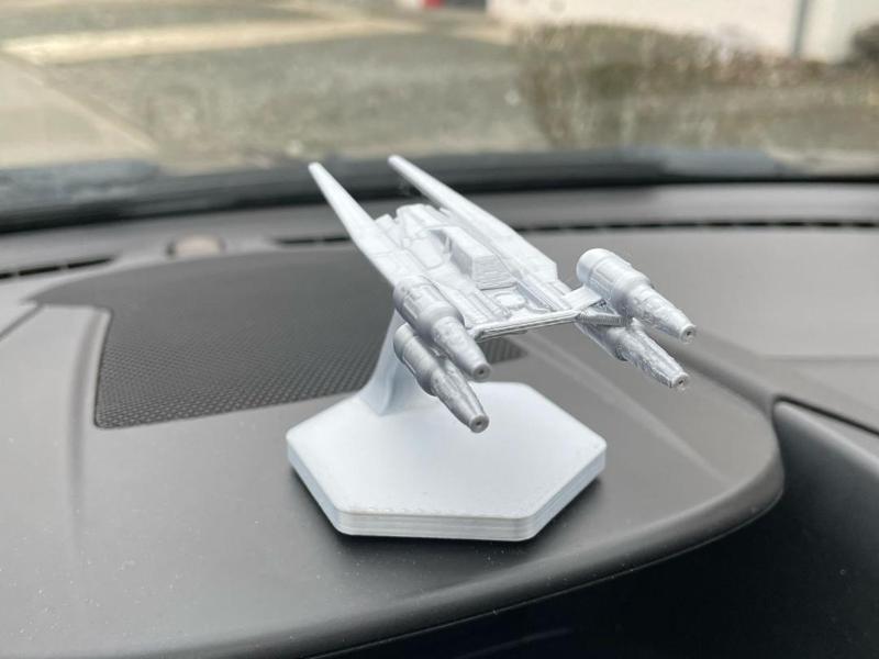 Dashboard Drifter – Floating U-Wing Model