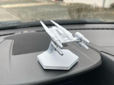 Dashboard Drifter – Floating U-Wing Model