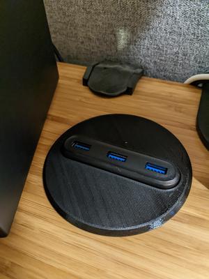 Grommet USB hub holder (80mm / 3.15")