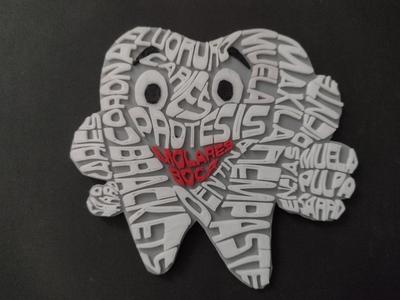Tooth with typographic design (español)