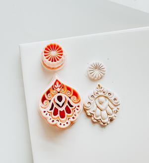 Detailed Embossed Scallop Cutter