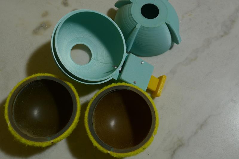 Tennisballschneider Tennis ball cutter