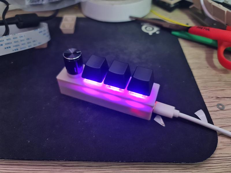 3 buttons macro pad with rotary encoder