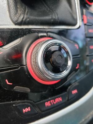 Audi Q5 center console knob