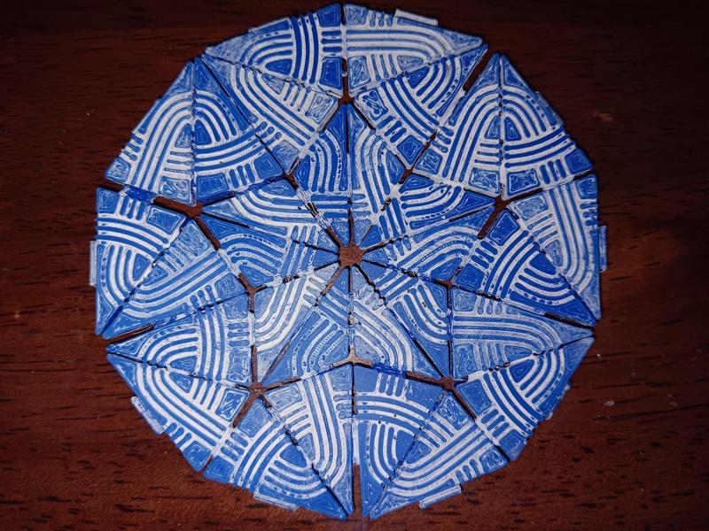 Braided flippable triangles for Penrose tiling