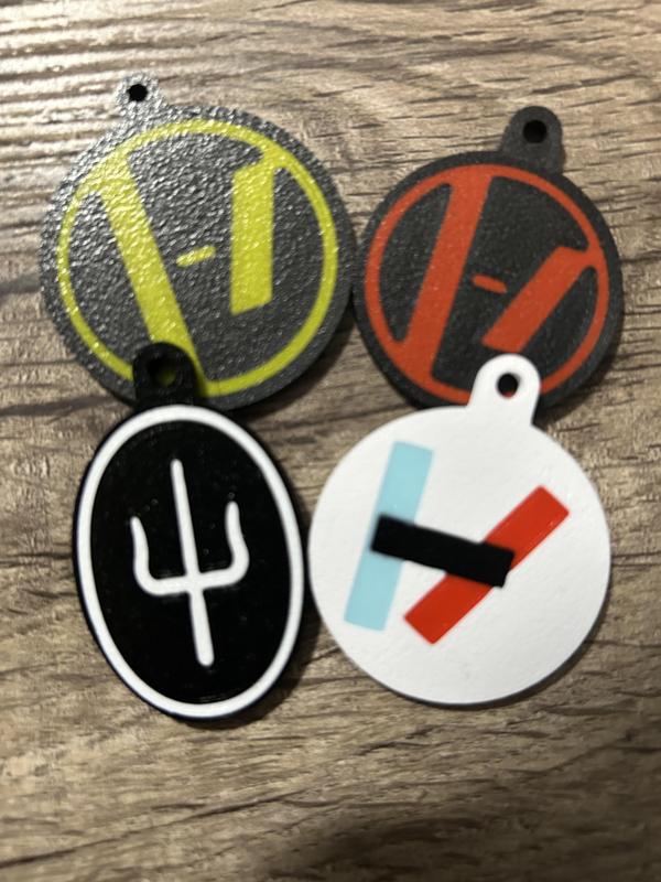 Twenty One Pilots - 2024 Red & Black Logo Keychain