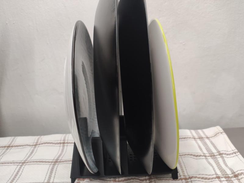 Compact kitchen drainer for 4 plates
