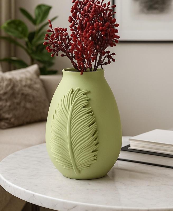 Willowdrop Vase with Leaf Relief – Nature-Inspired Decor