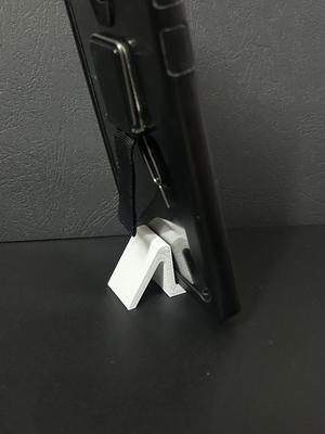 Simple phone stand