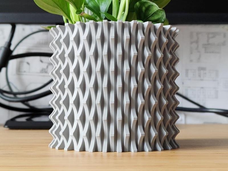 Chainsaw Plant pot and Planter - Vase mode design