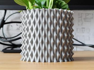 Chainsaw Plant pot and Planter - Vase mode design