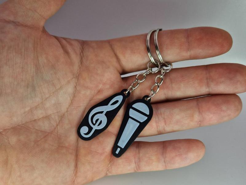 Keychain in the Shape of a Music Clef / Microphone