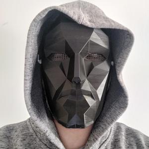 leader mask "the squid game".
