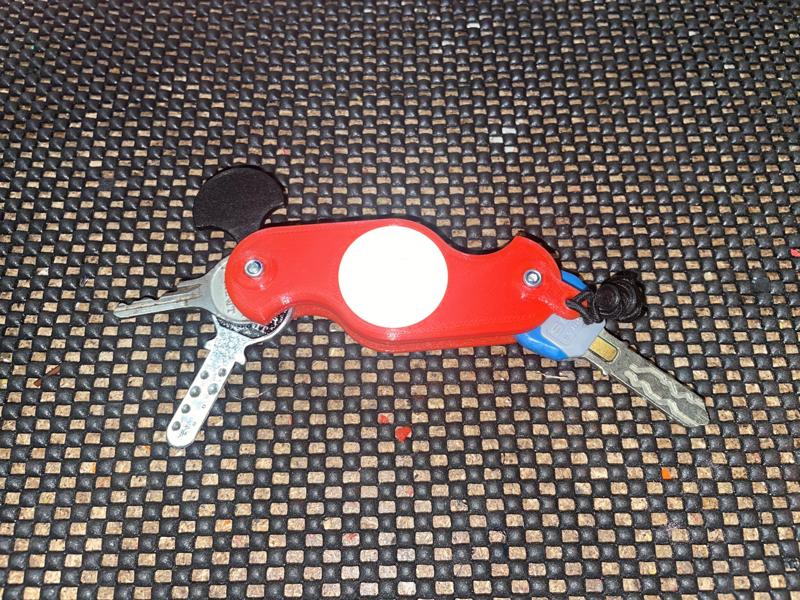 Keyholder Swiss knife style with AirTag compartment