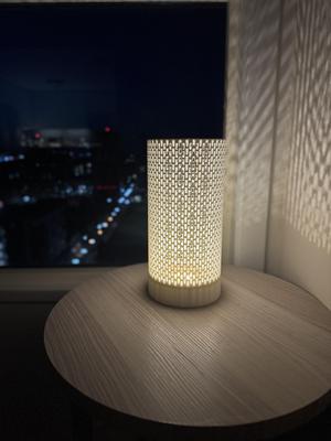 Mesh Modern Table Lamp