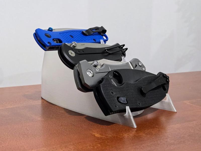 Minimalist Pocket Knife Display Stand