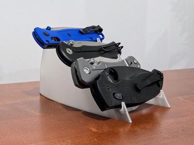 Minimalist Pocket Knife Display Stand