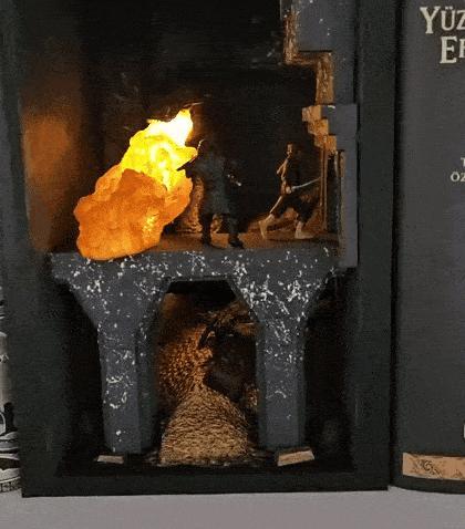 BookNook - Lamp, The Hobbit, Erebor, the Battle of Torrin and Smaug