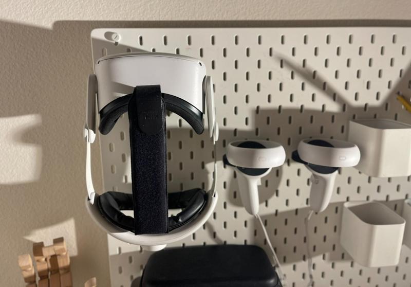 Meta Quest 2 mount for Skadis pegboard