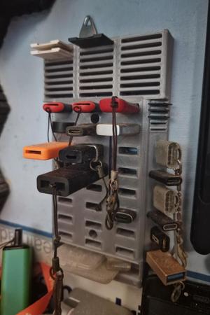 HUB Memory card sorter and USB, MicroUSB and Type C plugs