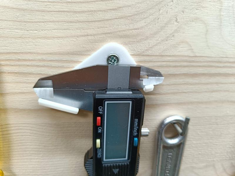 Caliper holder