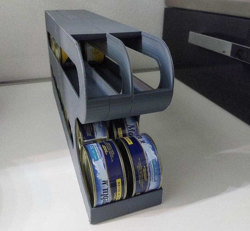 Food can dispenser