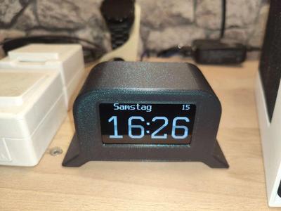 NTP Clock with ESP32 and 2,42" OLED Display