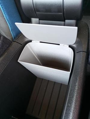 BMW i3 trash bin