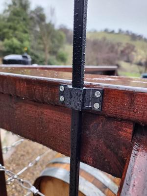 Shepherds Hook Bird Feeder Porch/Wall Mount Bracket