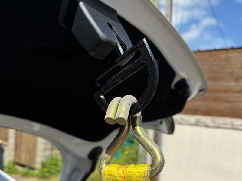 Trunk latch ring strap hook