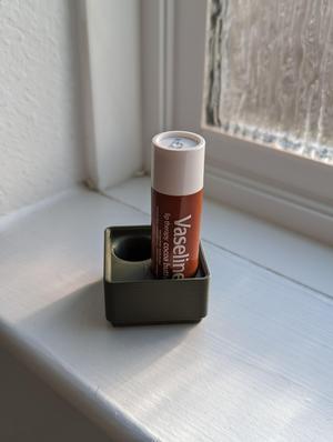Gridfinity Wide Vaseline Tube Holder (1x1)