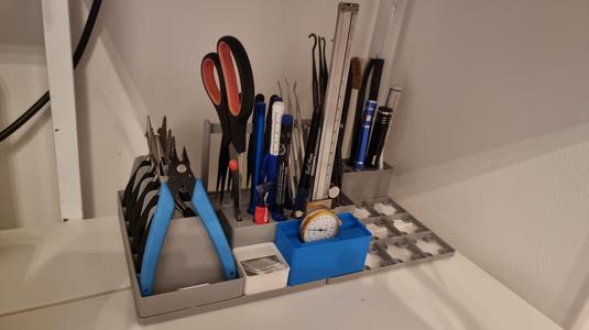 Divider box for calliper.stl