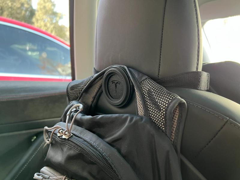 Tesla model 3/Y Magsafe Seat Hook