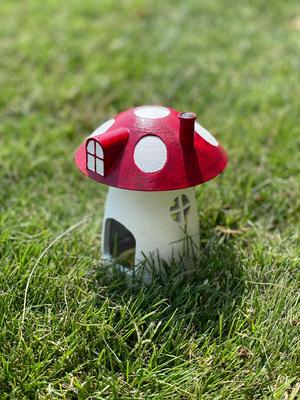 Mushroom Snail and Slug Trap 