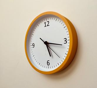 Simple Modern Wall Clock