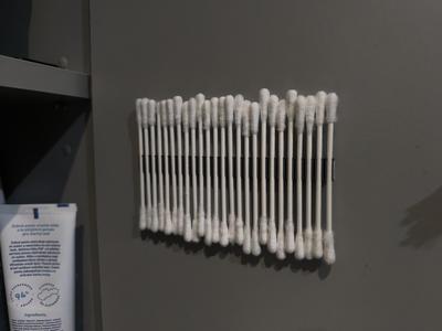SwabSnap cotton swab holder (vase mode)
