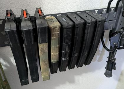 AR magazine holder for a OneTigris gun rack