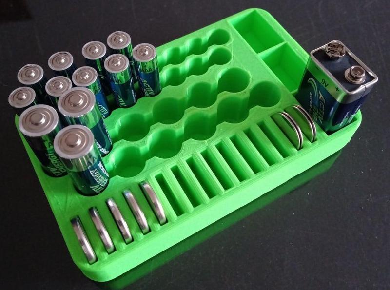 Simple battery storage with 9V