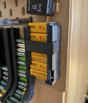 9V battery dispenser for SKÅDIS