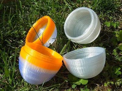 Large Easter Egg - Seamleassly screws the two sides together
