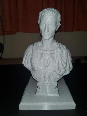 Pencil Holder with Julius Caesar motif Unbadged   
