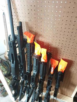 Rifle Pegboard Stand Hook