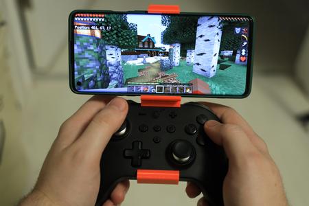 Gulikit KingKong 2 Pro Controller Phone Holder