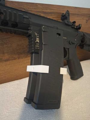 Double m4 magazine holder
