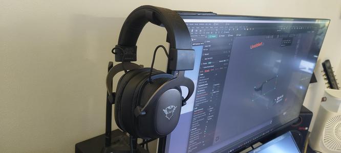 Headphones display holder