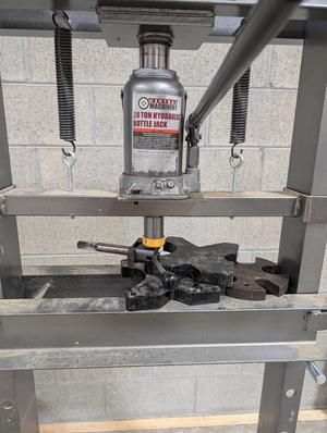 Hydraulic press bit holder