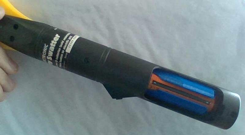 Side slide-in version of two D cell to 18650 battery adapter