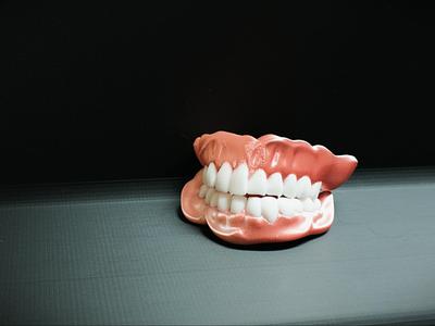 Denture