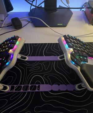 Split Keyboard Spreader.stl